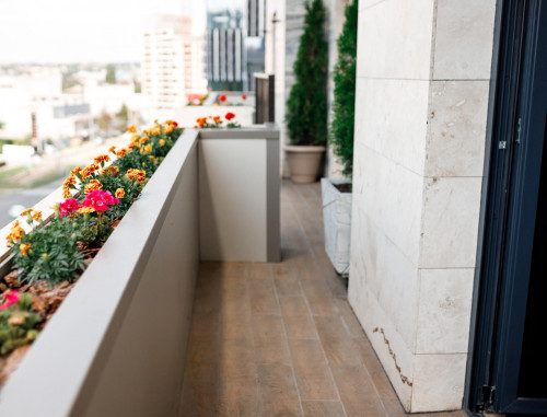 Jak urządzić wąski balkon?